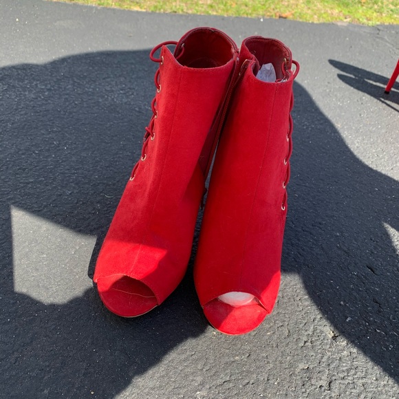 Red heels - Picture 2 of 2